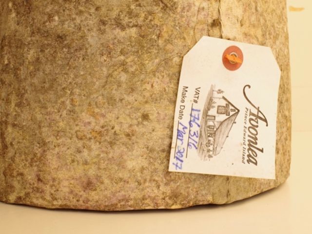 Avonlea Clothbound Cheddar