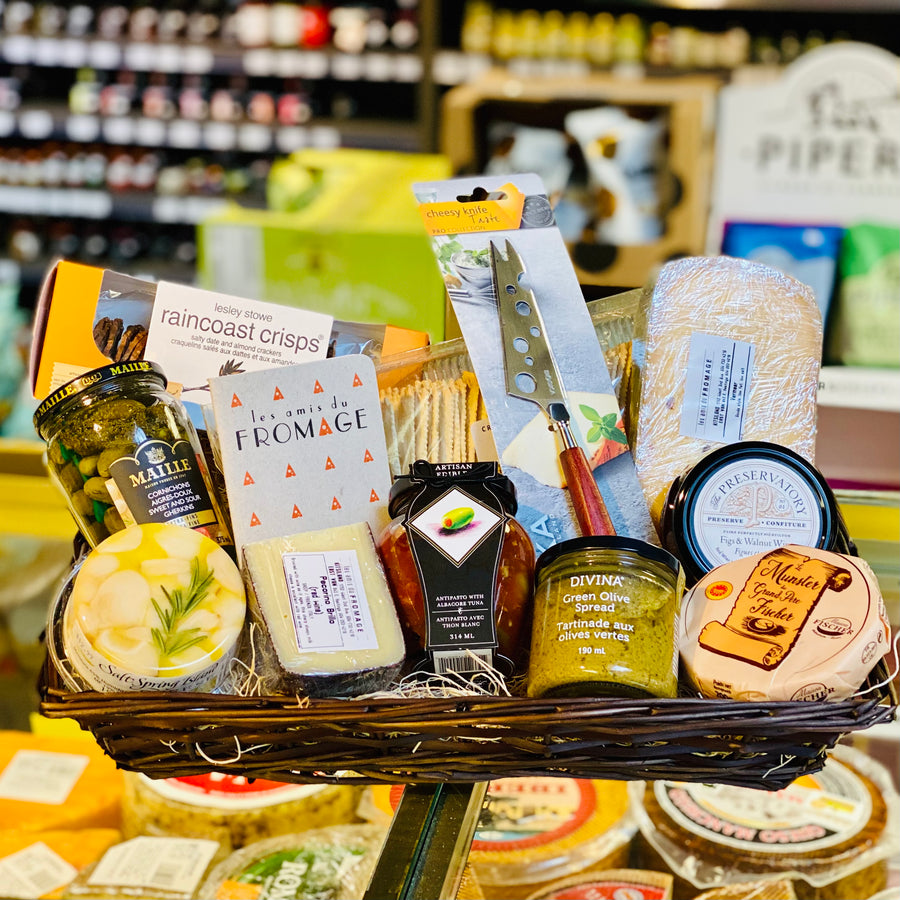 Gift Basket: Deluxe Cheese Lovers